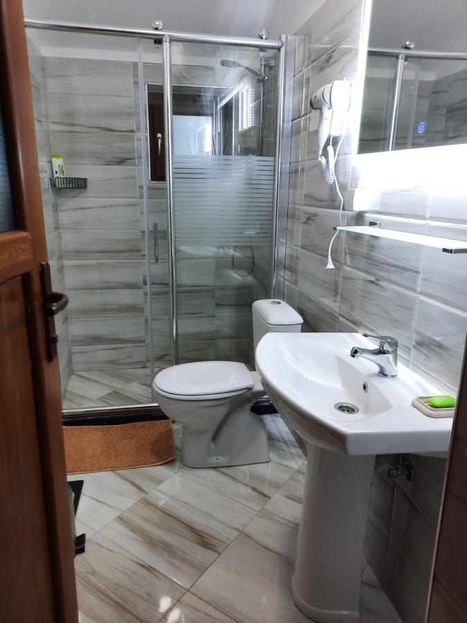 Vila Alexander B&B 발보너 외부 사진