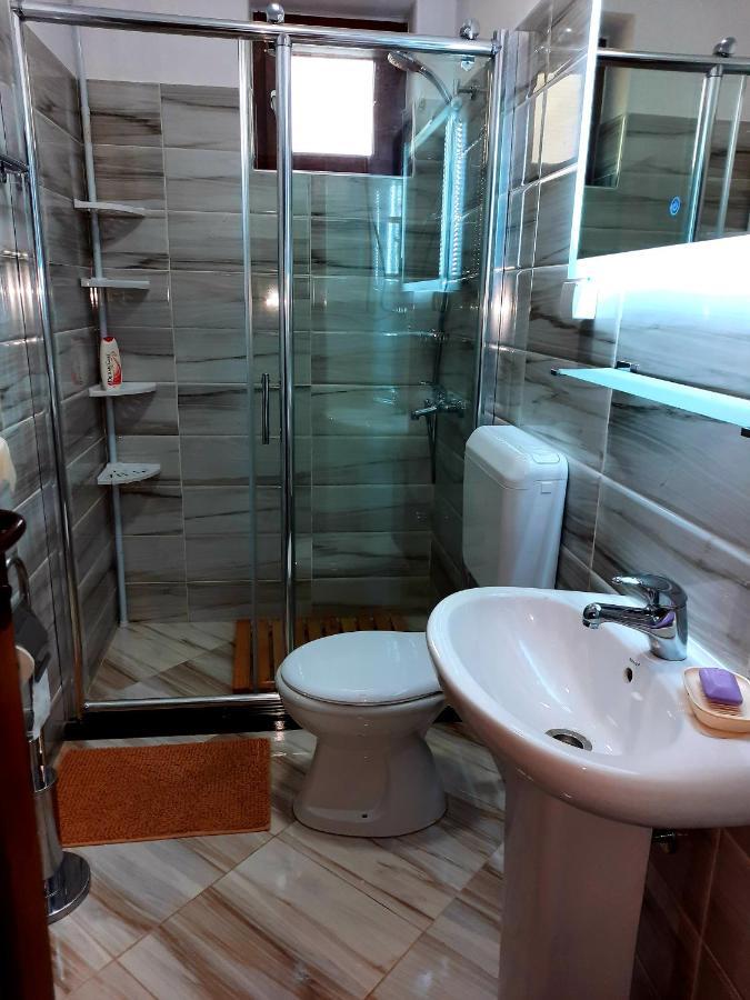 Vila Alexander B&B 발보너 외부 사진