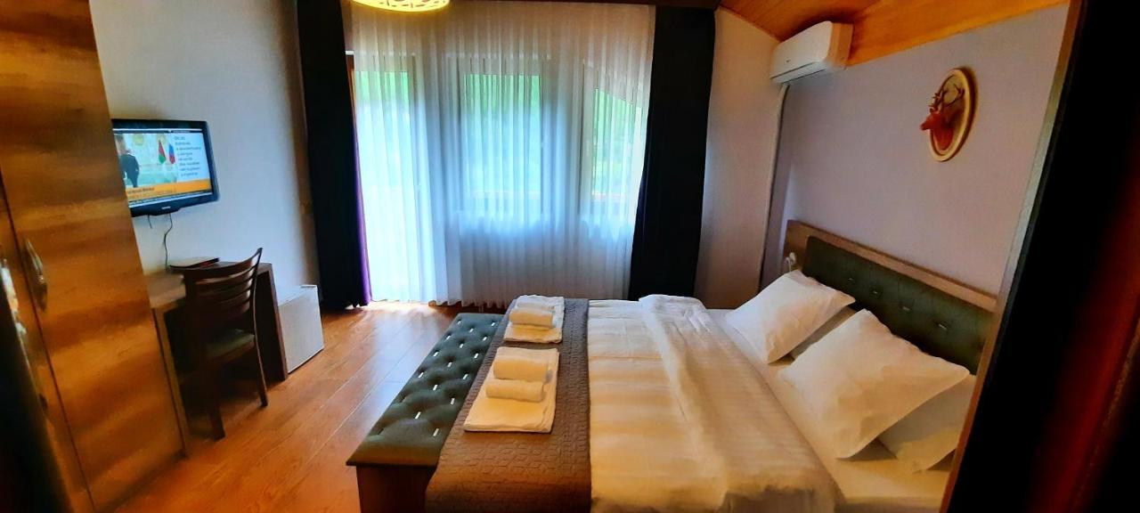 Vila Alexander B&B 발보너 외부 사진
