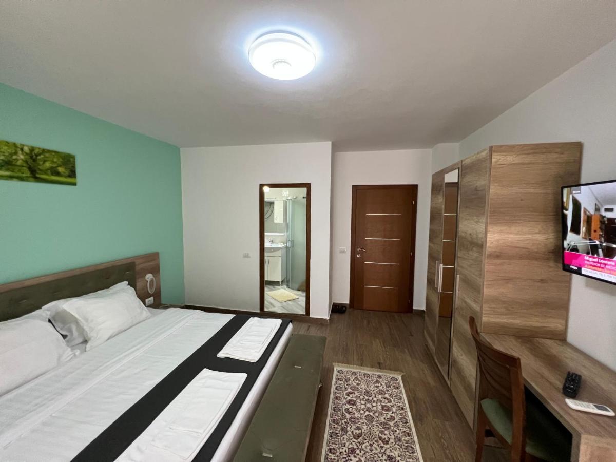 Vila Alexander B&B 발보너 외부 사진