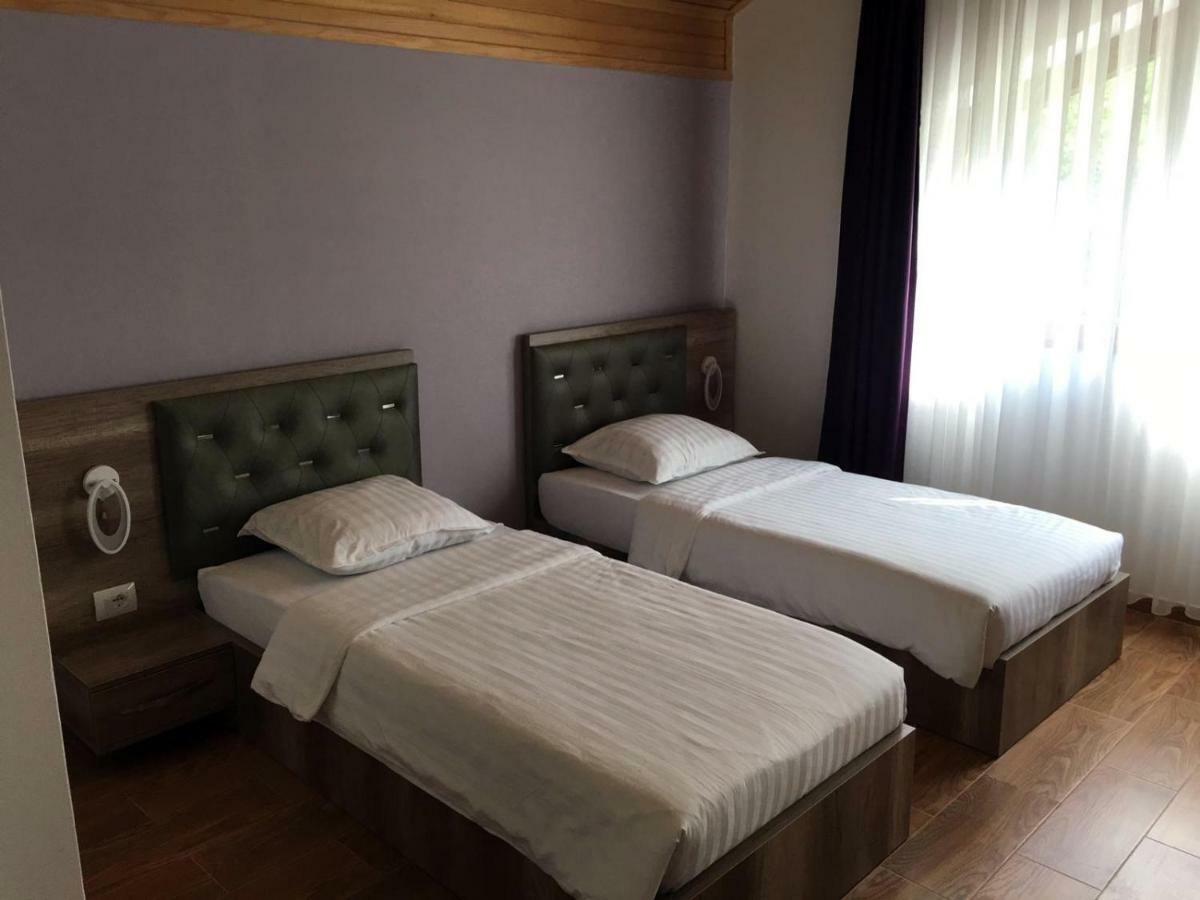 Vila Alexander B&B 발보너 외부 사진