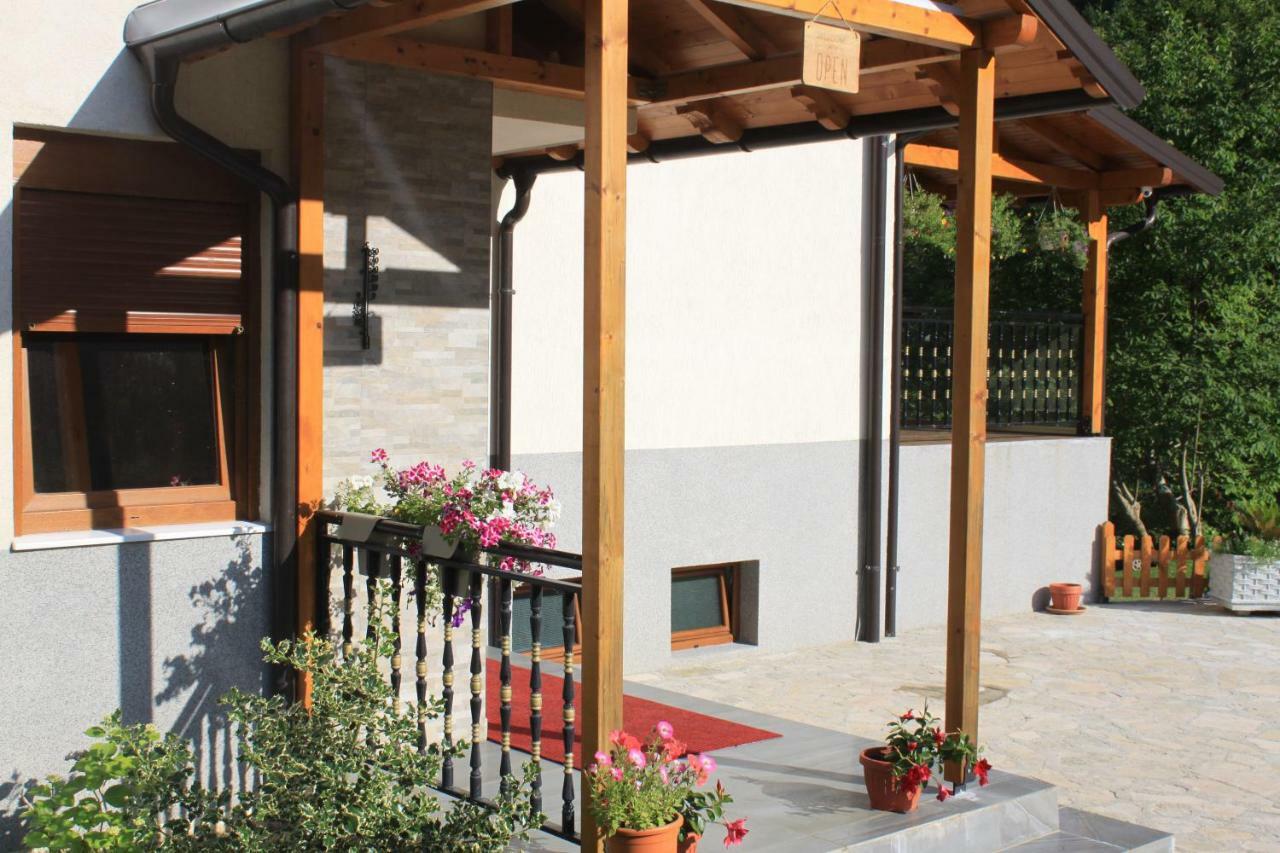 Vila Alexander B&B 발보너 외부 사진